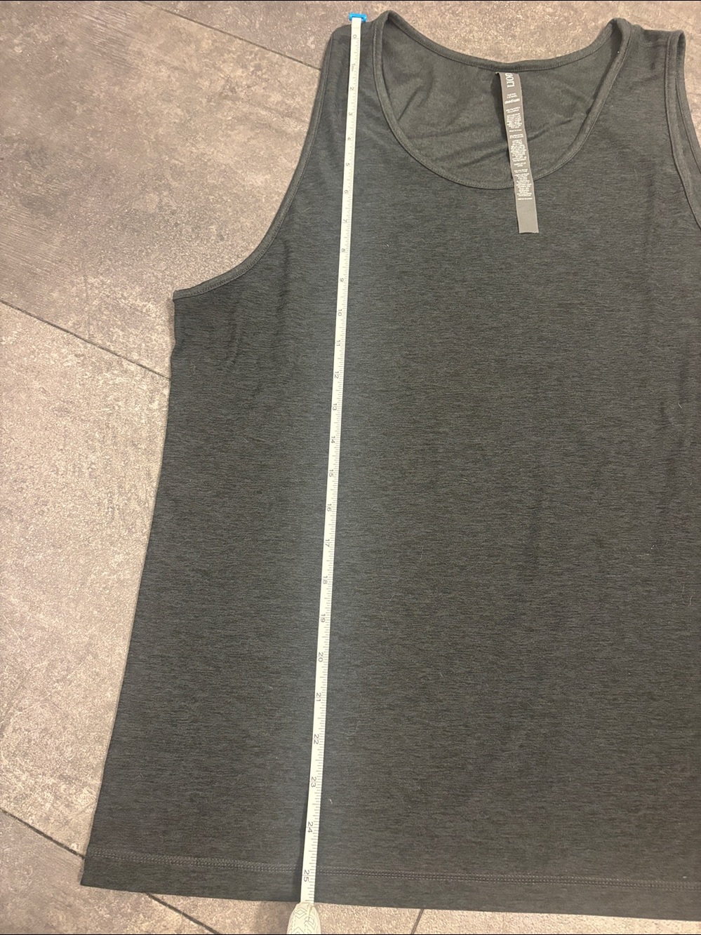 Vuori mens dark grey Tank Top - Classic Sleeveless tank - Picture 6 of 6